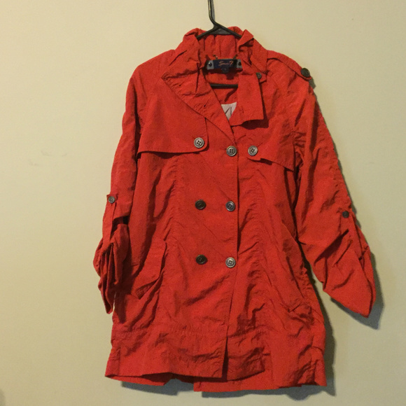 WOMEN'S RED WINTER COAT - Picture 1 of 3